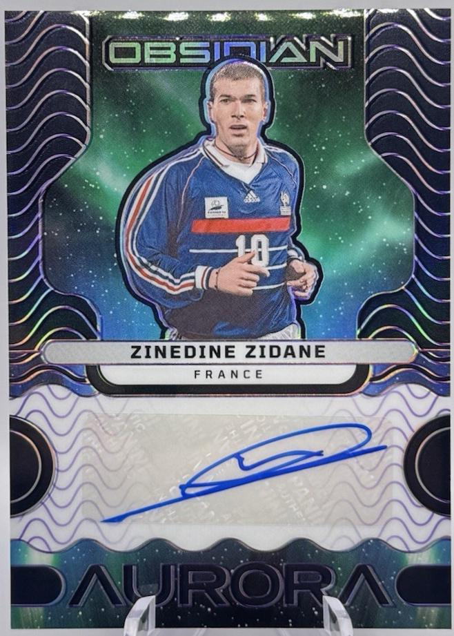 Zinedine Zidane - Obsidian Aurora Autograph #AA-ZZ