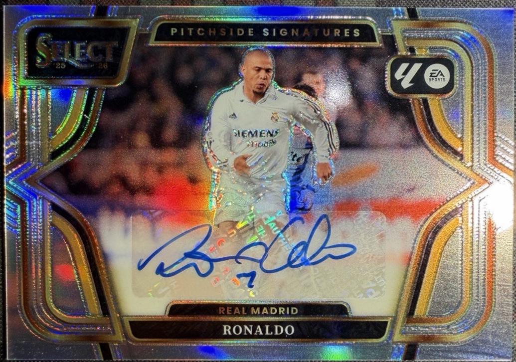 Ronaldo - Select La Liga Pitchside Signature #28