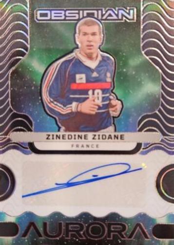 Zinedine Zidane - Obsidian Aurora Autograph #AA-ZZ