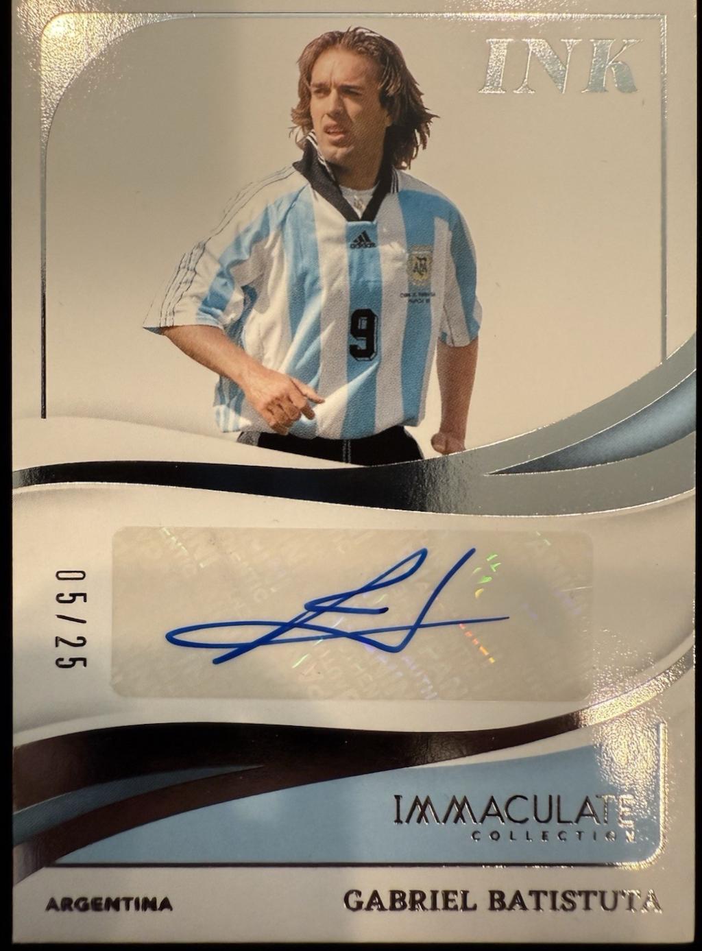 Gabriel Batistuta - Immaculate Autograph #44
