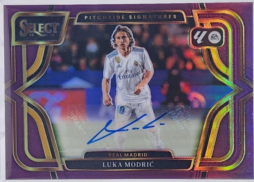 Luka Modric - Select La Liga Pitchside Signature #22