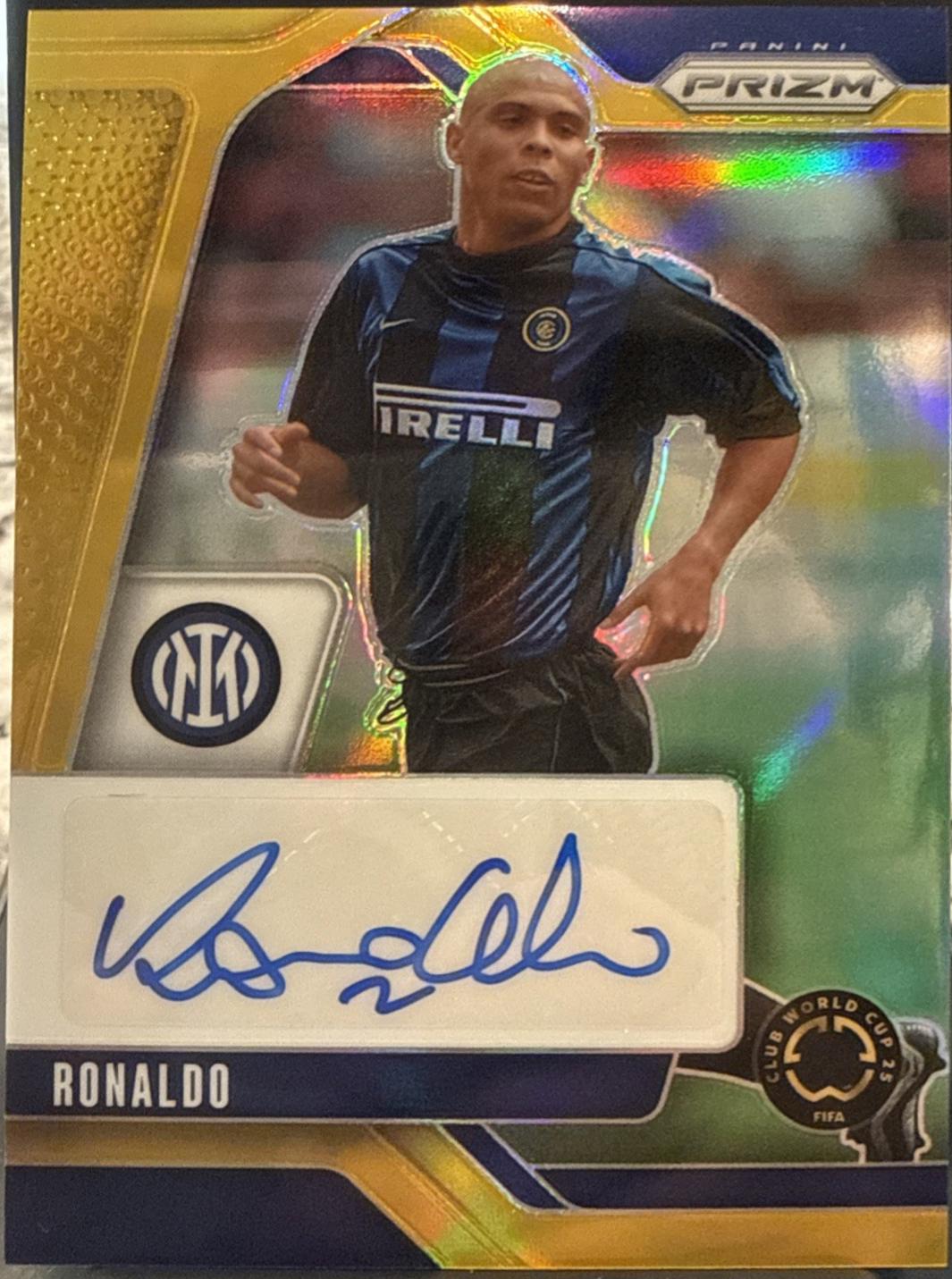 Ronaldo - Prizm FIFA Signature #15